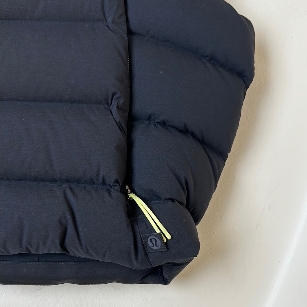 lululemon athletica Black Quilted Hooded Puffer Vest - Picture 2 of 3